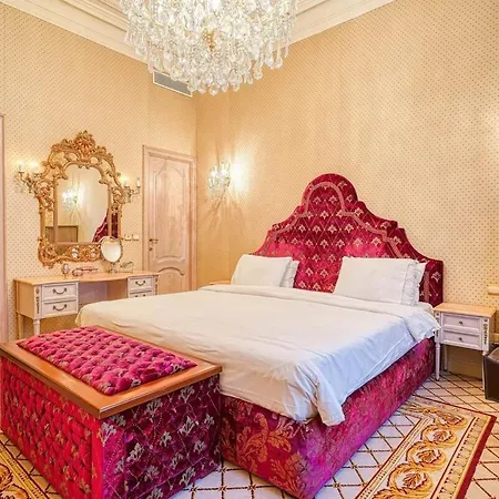 Napoleon Champs Elysees Apartment *