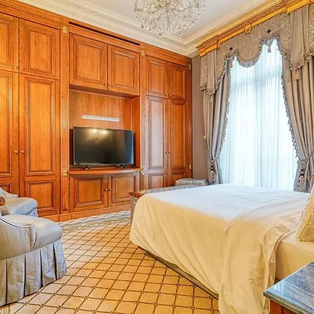 Napoleon Champs Elysees *