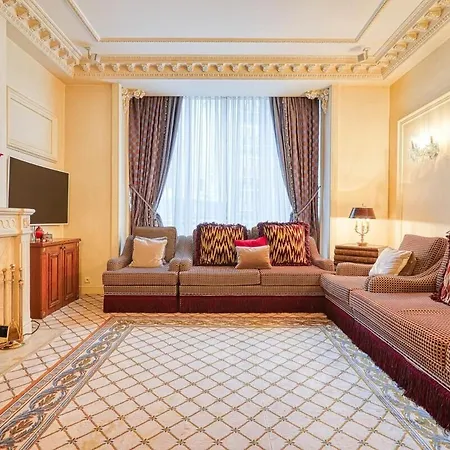 Napoleon Champs Elysees Apartment *
