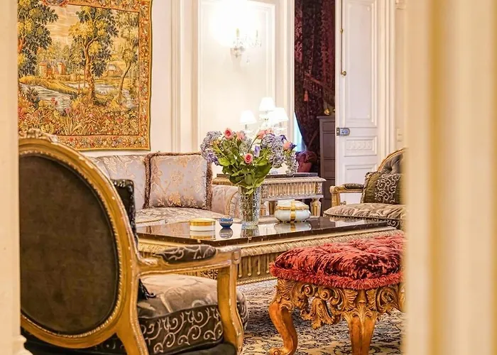 Napoleon Champs Elysees 아파트 *