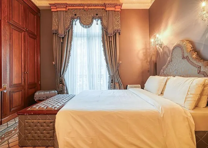 Napoleon Champs Elysees 파리
