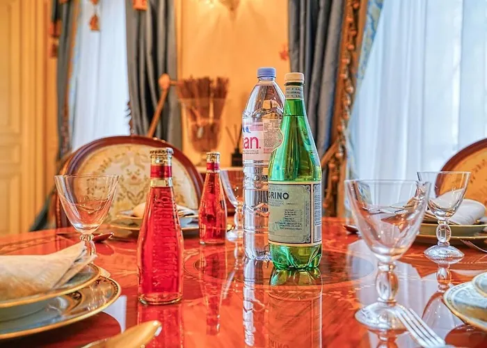 Napoleon Champs Elysees Apartament